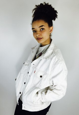 VINTAGE LEVIS DENIM JACKET