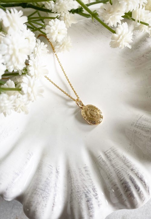 Tabitha Gold Oval Locket