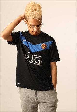 VINTAGE NIKE EMBROIDERED LOGO MANCHESTER UNITED FOOTBALL TOP