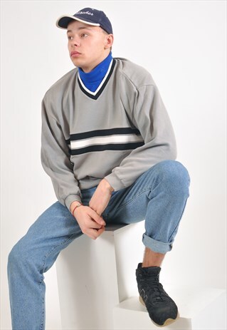 VINTAGE V NECK SWEATSHIRT