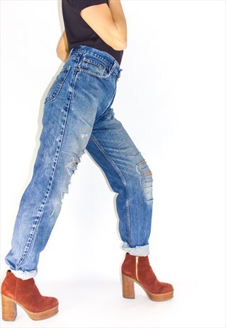 VINTAGE LEVI'S RIPPED KNEE BOYFRIEND JEANS