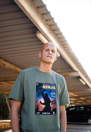 SHORT SLEEVED T-SHIRT IN GREEN WITH LETHAL NINJA PRINT