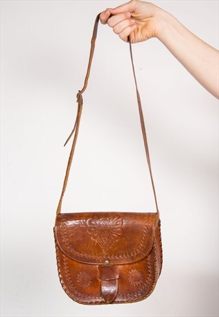 70'S VTG BROWN LEATHER TOOLED FESTIVAL HIPPIE SHOULDER BAG