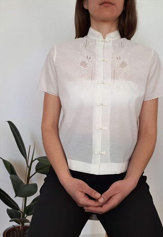 EMBROIDERED WHITE BLOUSE