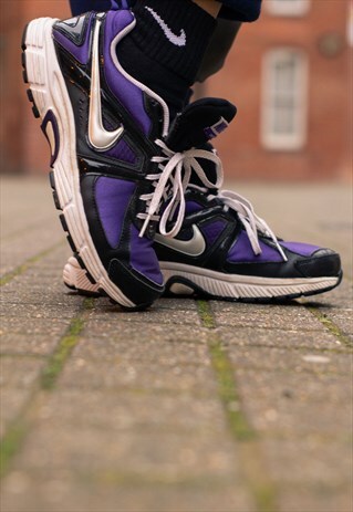 VINTAGE 00S NIKE DART 9.0 Y2K TRAINERS IN PURPLE