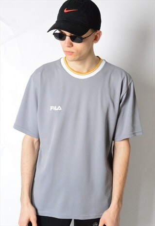 VINTAGE 90S GREY MINIMALIST FILA SPORTS T-SHIRT