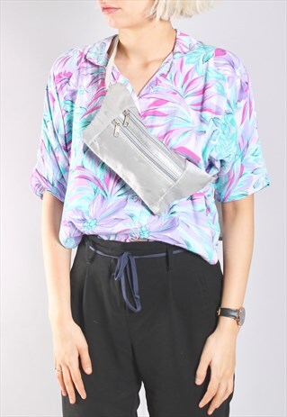 VINTAGE 90S SILVER METALLIC FESTIVAL CROSS BODY BUM BAG